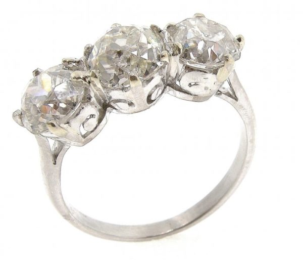 Vintage 3 Stone Diamond Ring 1