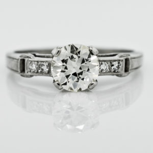 R1256-Classic- Engagement-Diamond-Ring