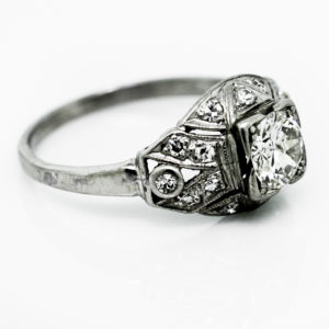R1446-Deco-Transtional-Diamond-Platinum-Ring