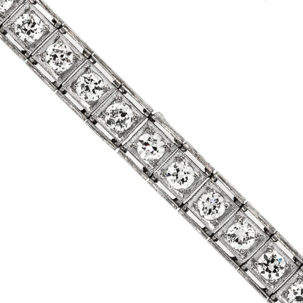 B406-3-5.5 cts-OEC-Box-Straight Line-Bracelet