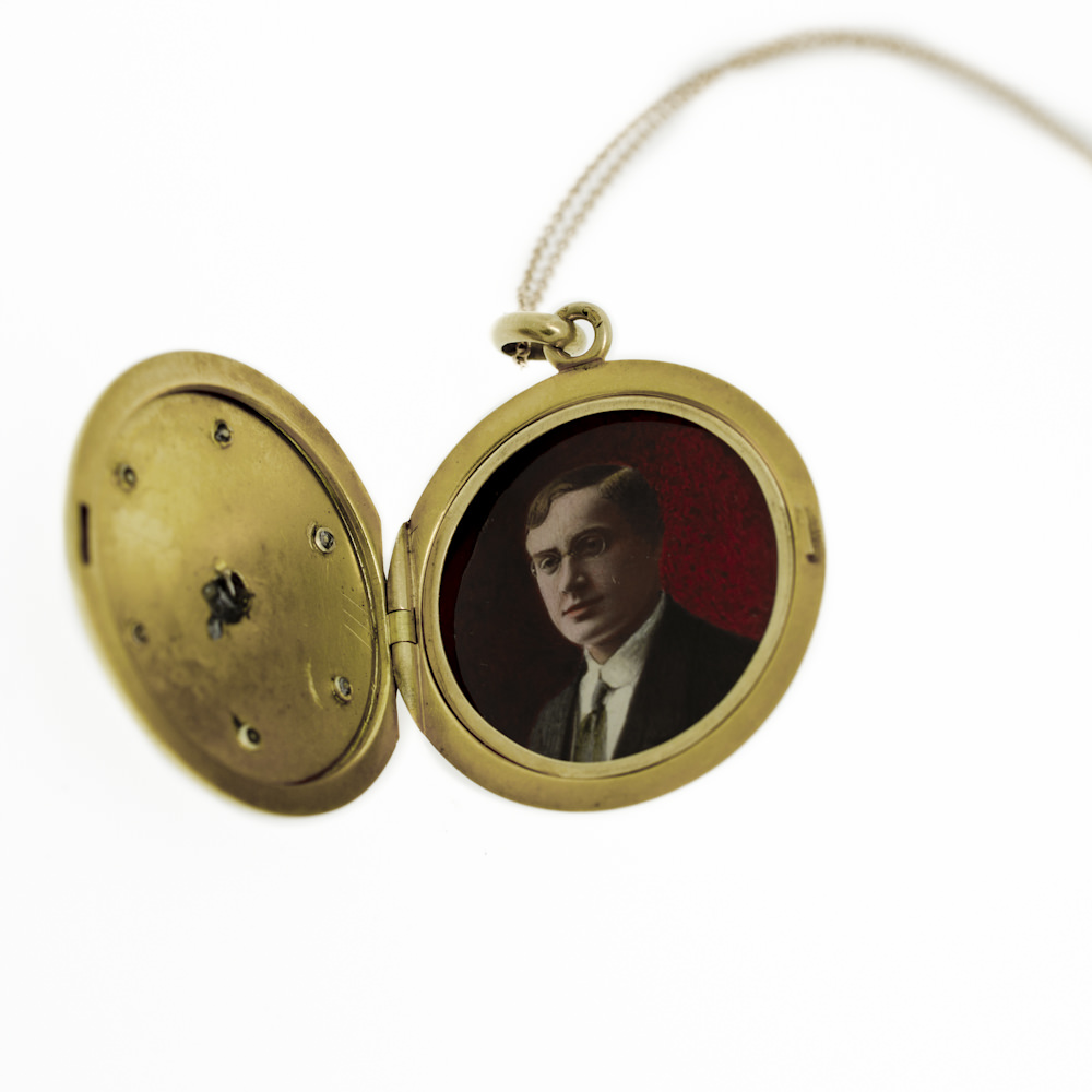 O95-3-Vintage-Enamel-Diamond-Locket O95-3-Vintage-Enamel-Diamond-Locket