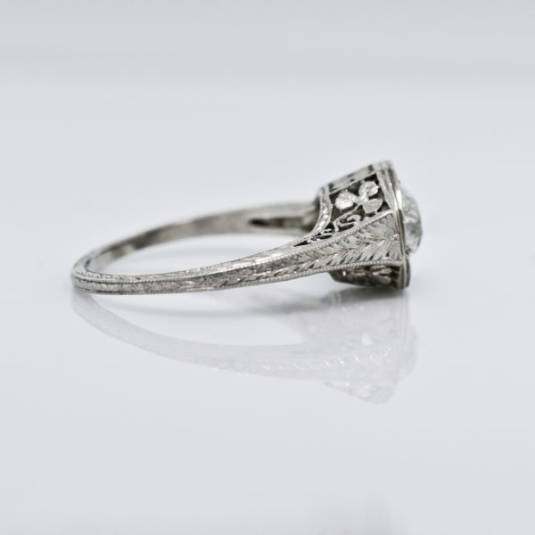 R1607-3-Filigree-Diamond-Platinum-Ring