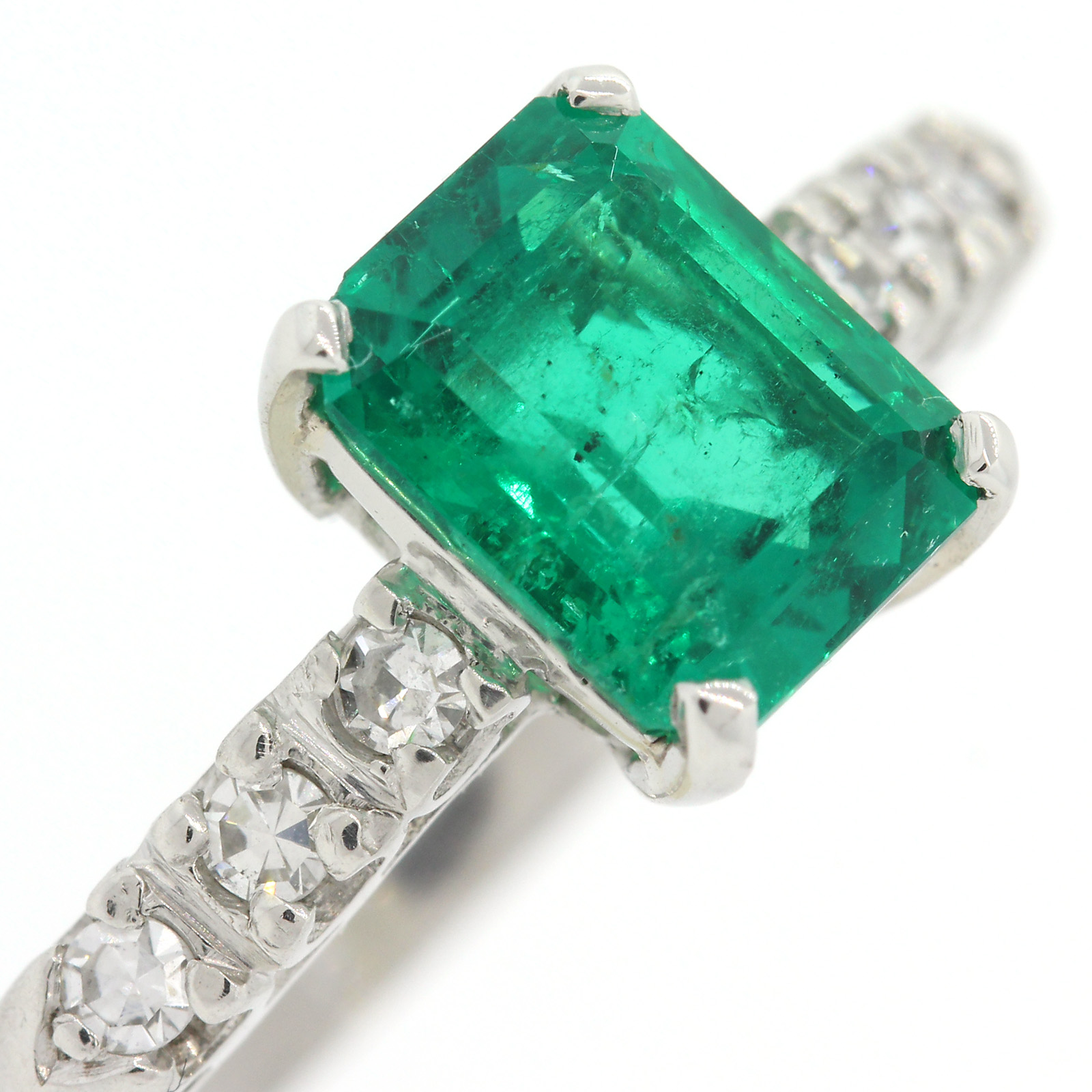 A Colombian Emerald Vintage Engagement Ring 0227