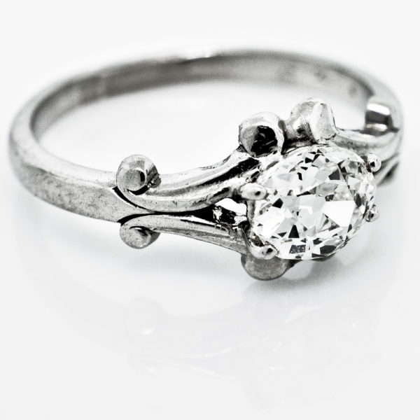 R1376-2-0.91 cts-Oval-Diamond-Plat-Ring