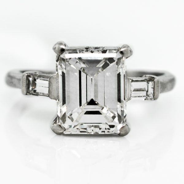 R1633-3.12 cst. Emerald Cut-Diamond-Plat-Ring
