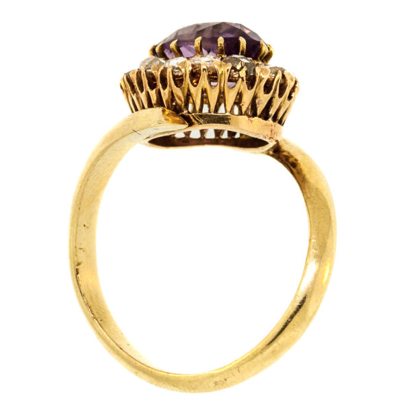 R1850-3-Oval Amethys-RCD Diamnds-Gold-Ring