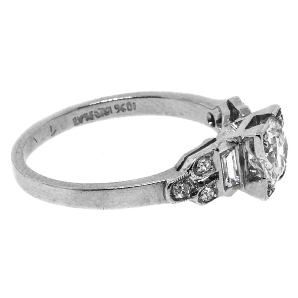 R2001-3-0.65 cts OEC-Bag-Single-Plat-1940-Ring